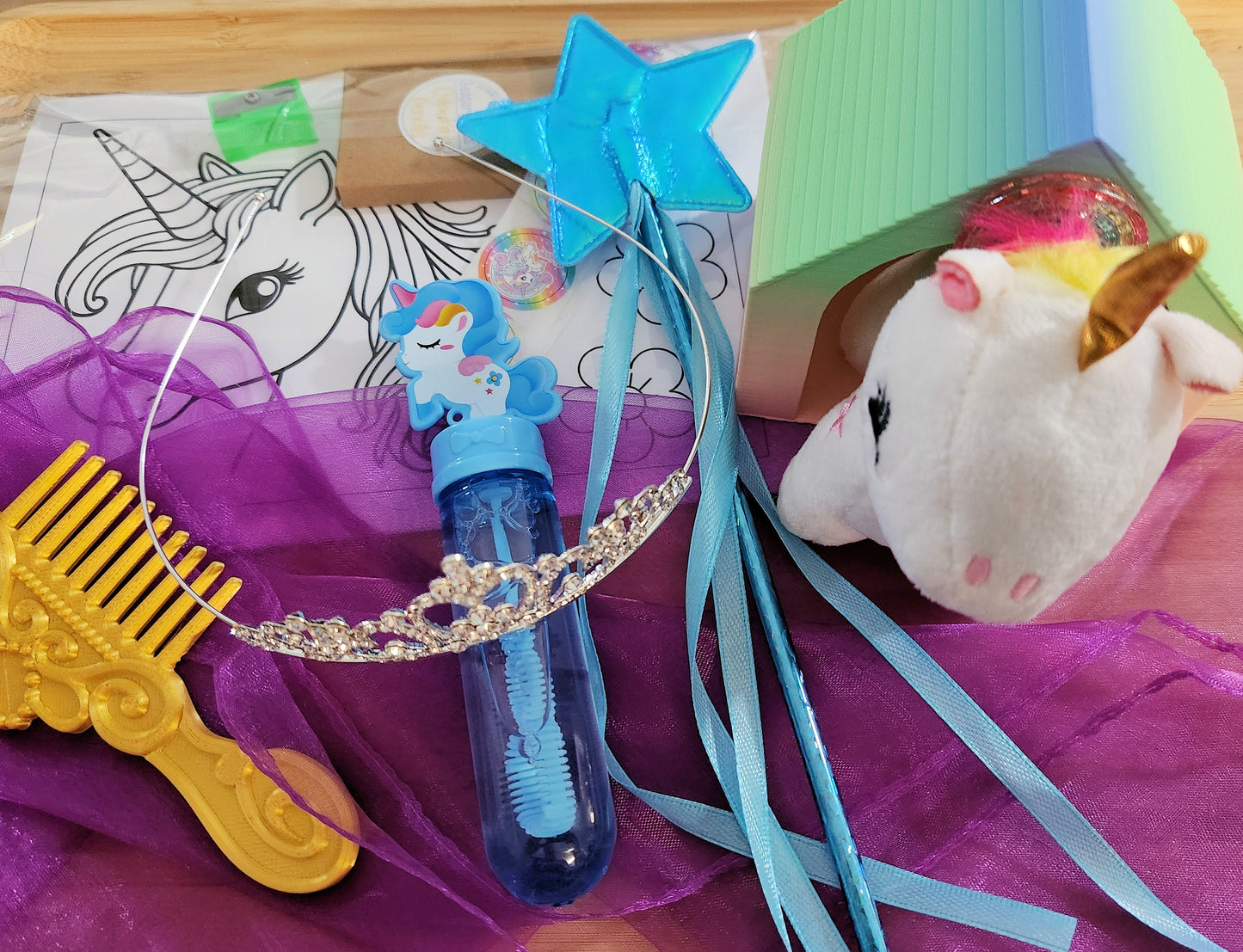 Unicorn Kingdom – Play & Colour Kit