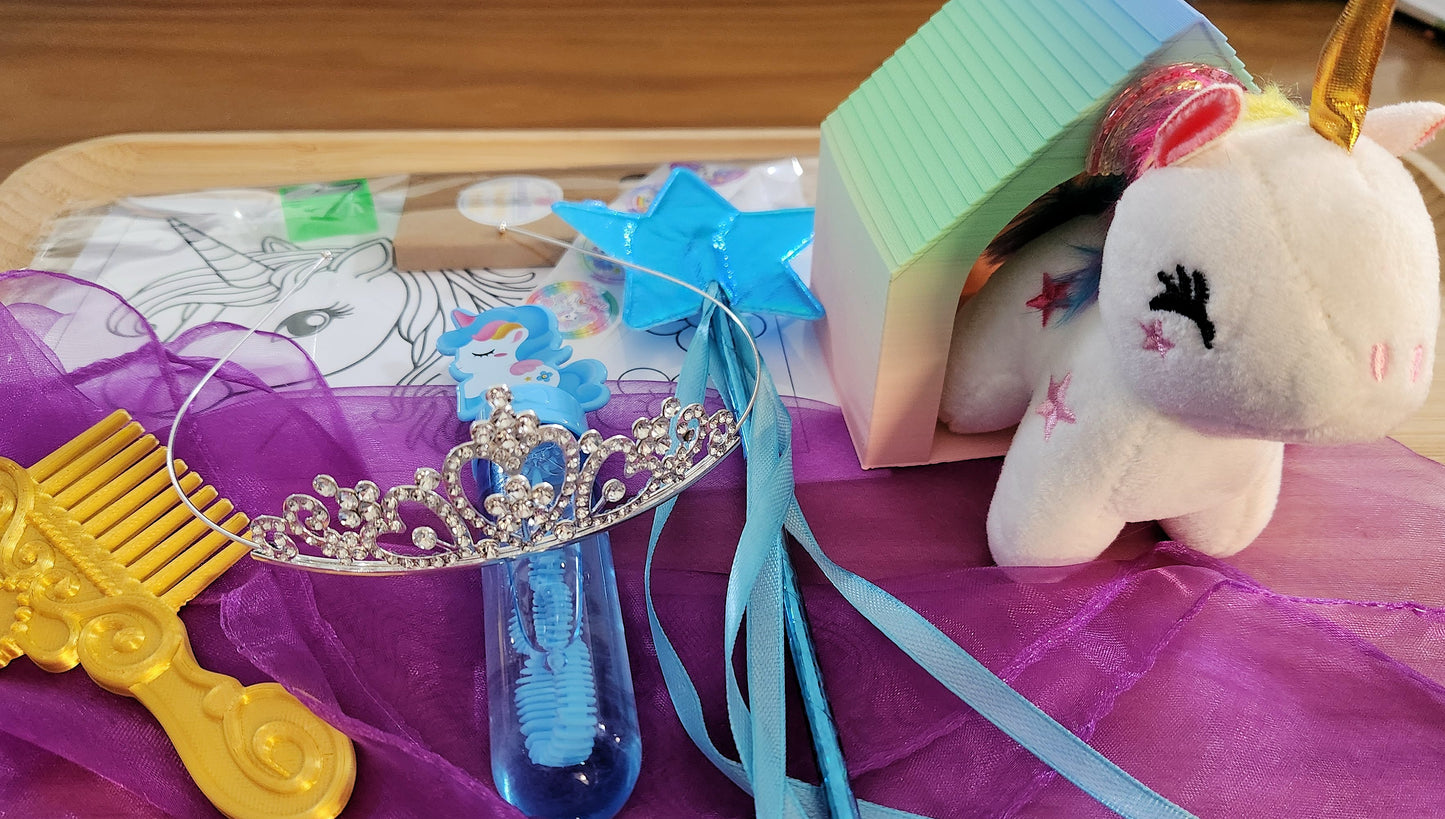 Unicorn Kingdom – Play & Colour Kit
