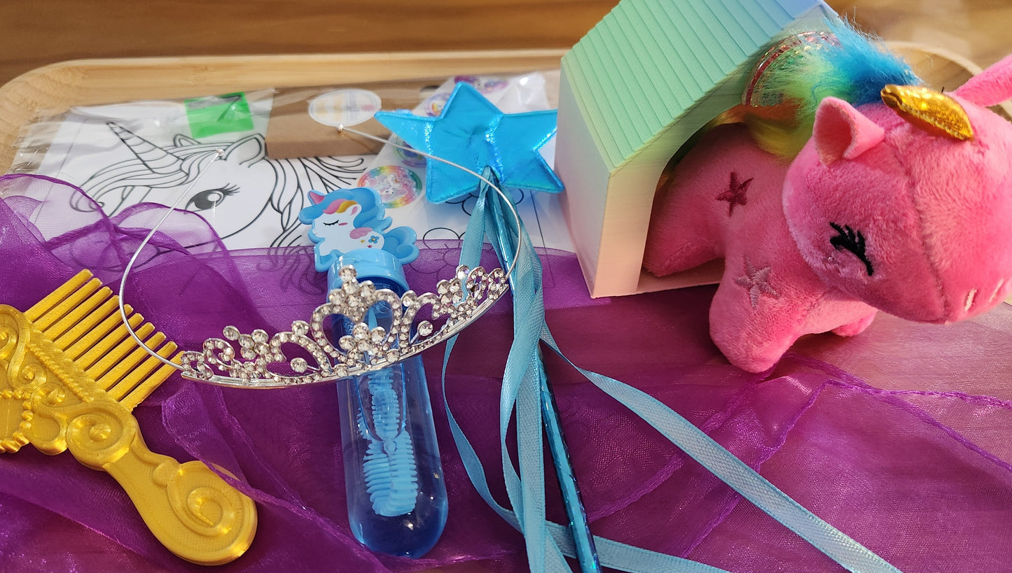 Unicorn Kingdom – Play & Colour Kit