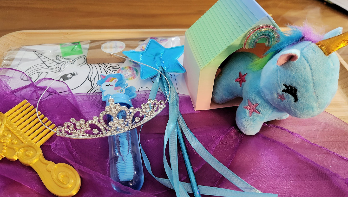 Unicorn Kingdom – Play & Colour Kit