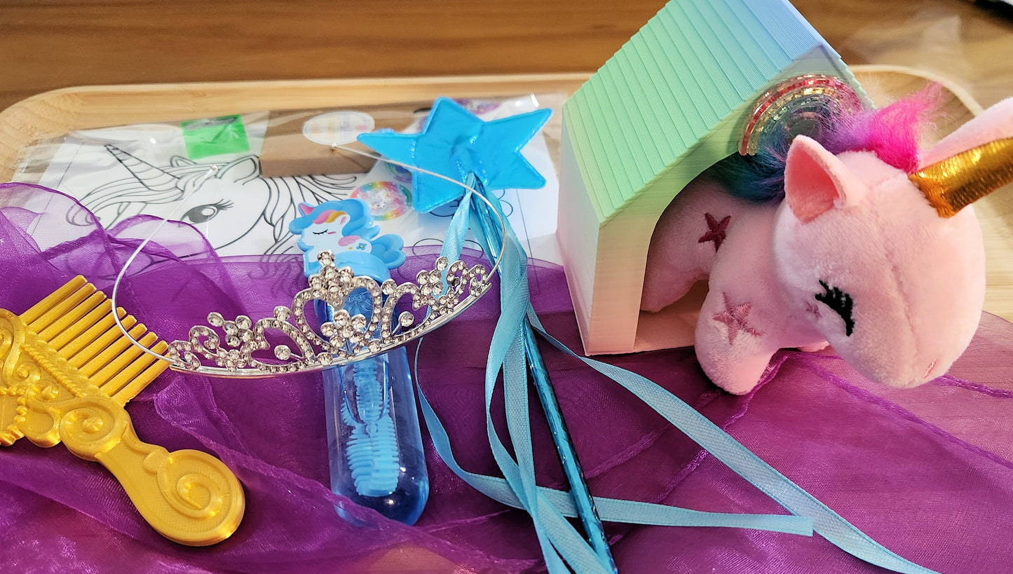 Unicorn Kingdom – Play & Colour Kit