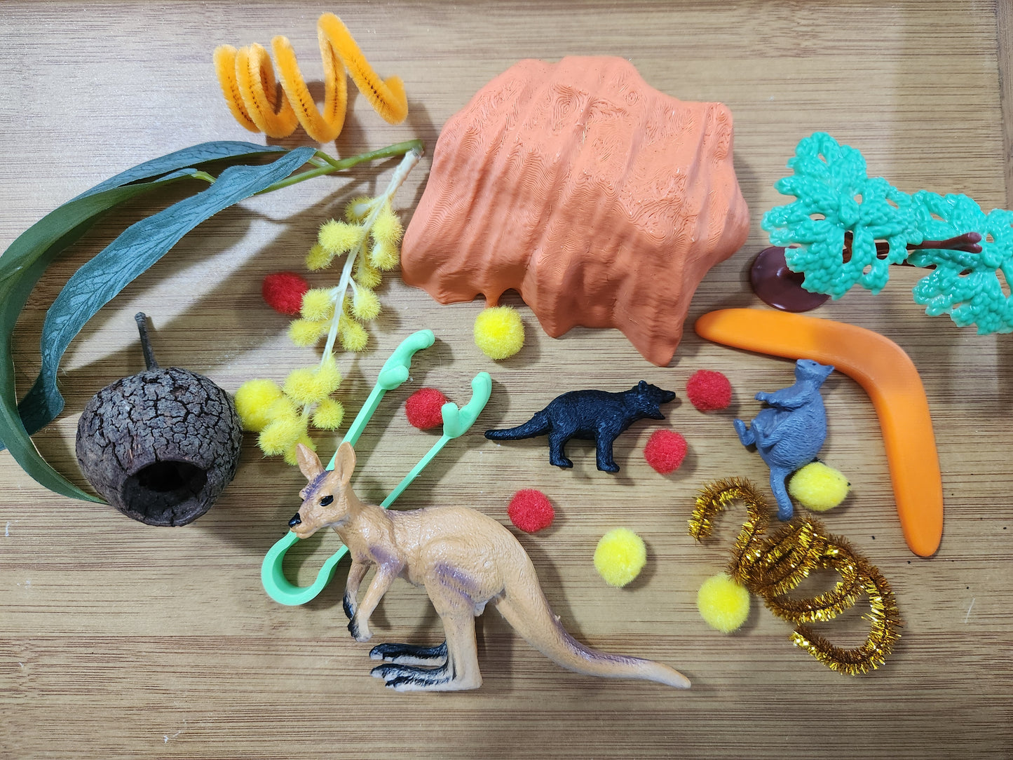 Australia Pour & Play Sensory Kit