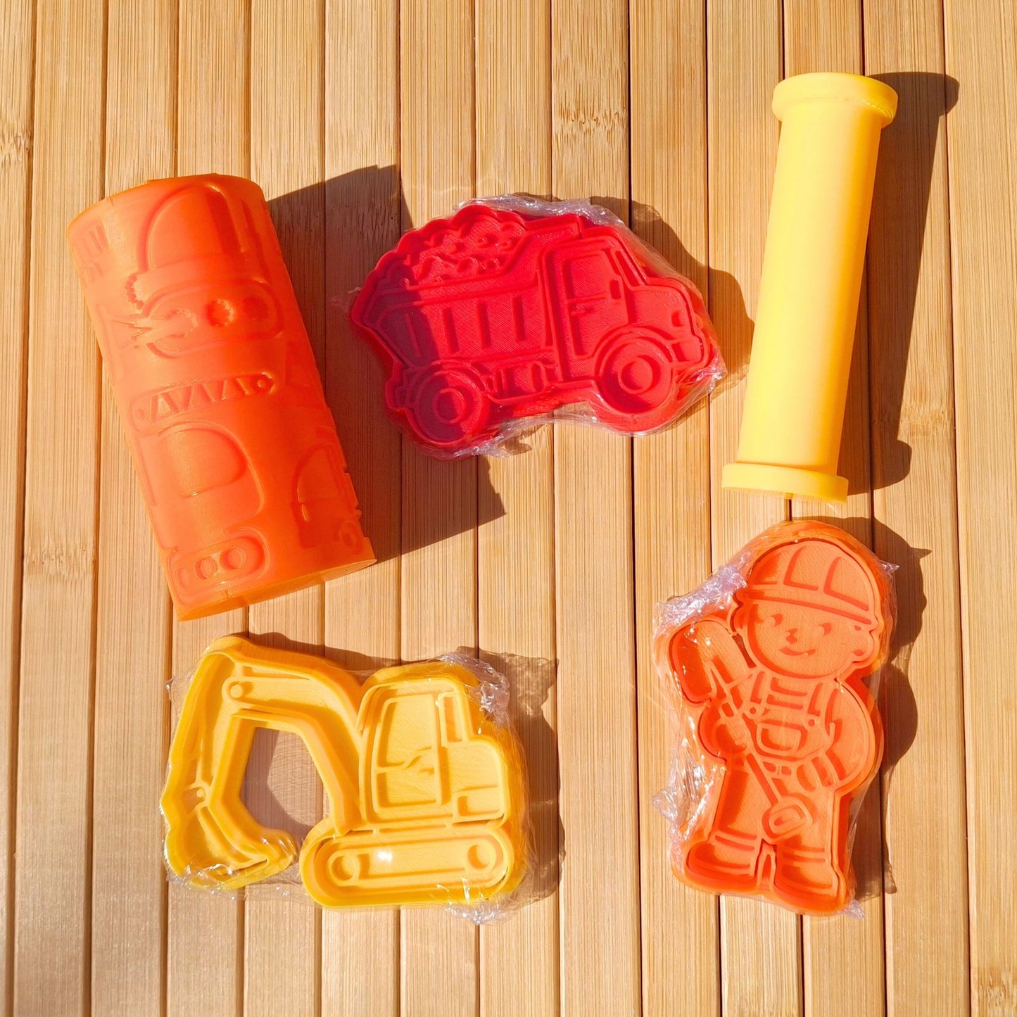 Construction Playdough Kit - Builders, Diggers, Trucks