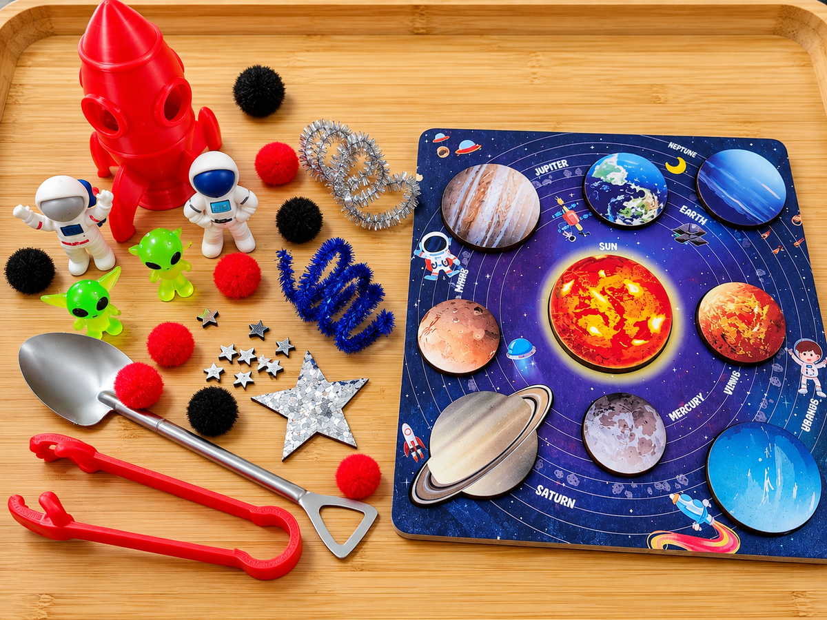 Outer Space Pour & Play Sensory Kit - Galaxy, Rocket, Astronaut, Aliens