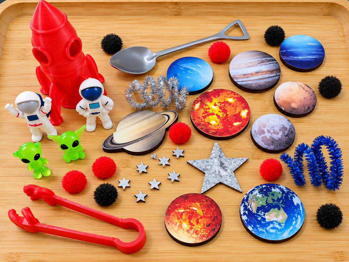 Outer Space Pour & Play Sensory Kit - Galaxy, Rocket, Astronaut, Aliens